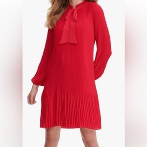 DKNY - Elegant Pleated Shift Dress with Neck Tie